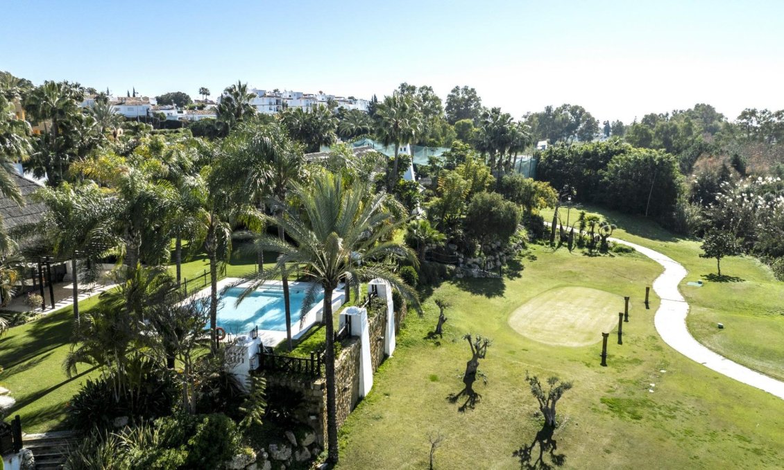 Neue Gebäude - Villa -
Estepona - Atalaya del Golf