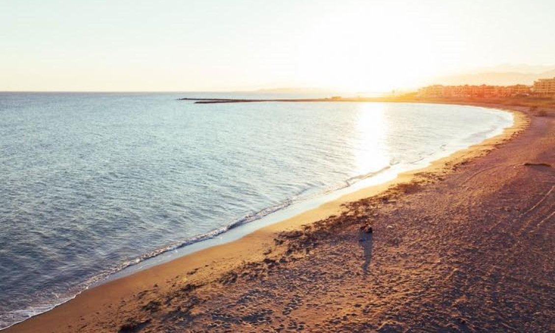 Neue Gebäude - Wohnung -
Almerimar