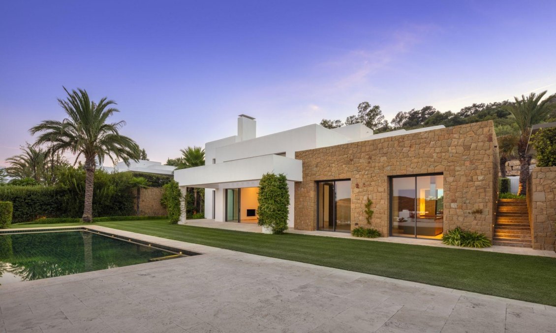 Új építésű - Villa -
Casares - Pedregales