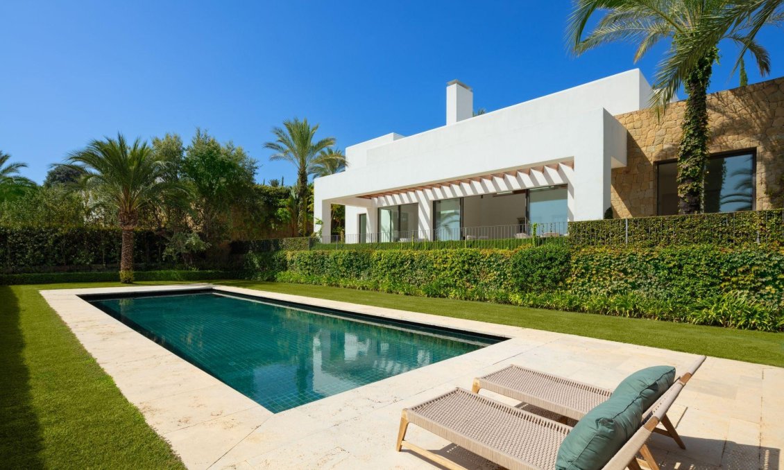 Obra nueva - Villa -
Casares - Pedregales