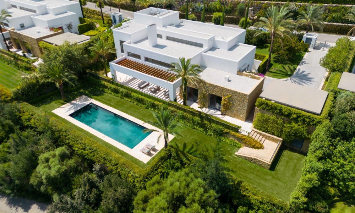 Obra nueva - Villa -
Casares - Pedregales