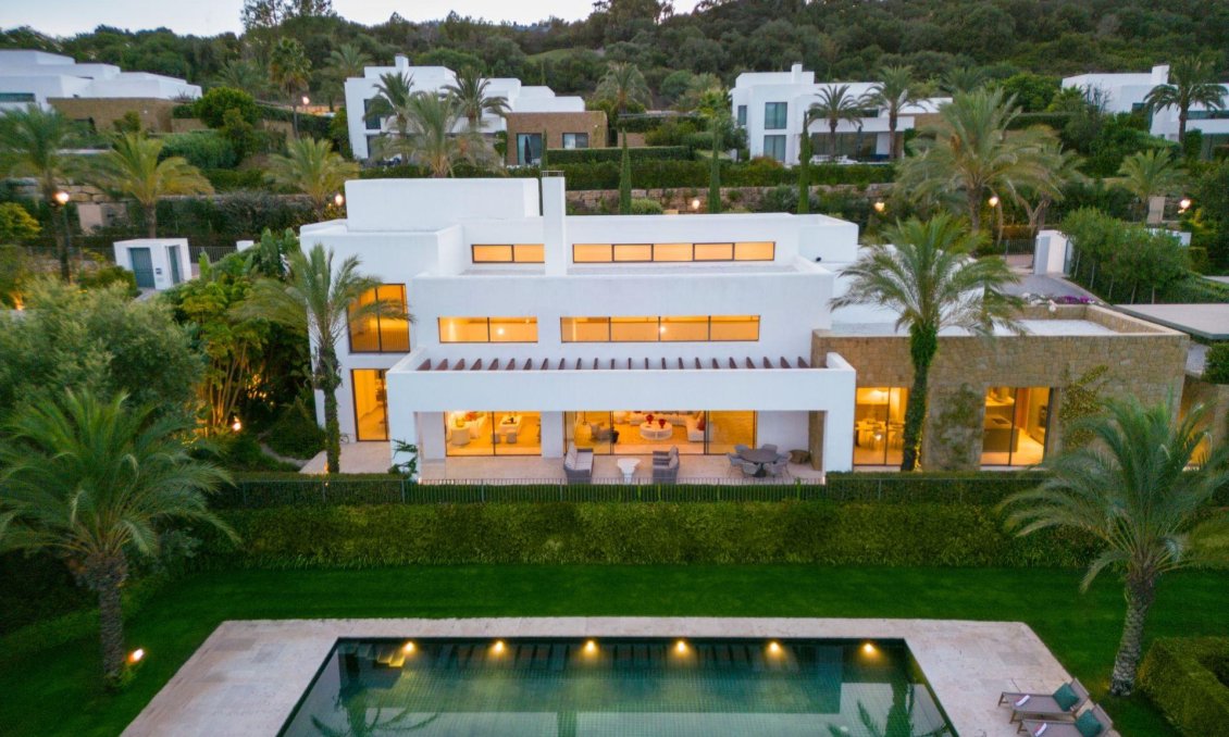 Obra nueva - Villa -
Casares - Pedregales