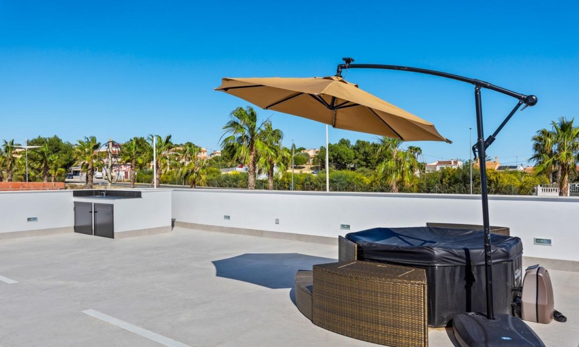 Obra nueva - Villa -
Algorfa - La Finca Golf