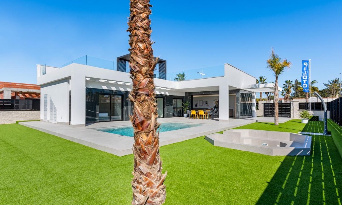 Obra nueva - Villa -
Algorfa - La Finca Golf
