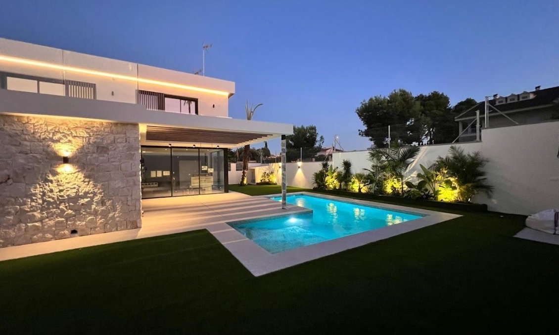 Neue Gebäude - Town House -
Orihuela Costa - Montezenia