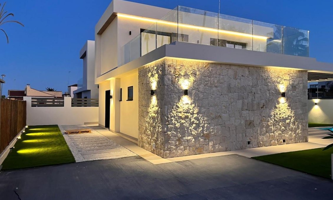 Neue Gebäude - Town House -
Orihuela Costa - Montezenia
