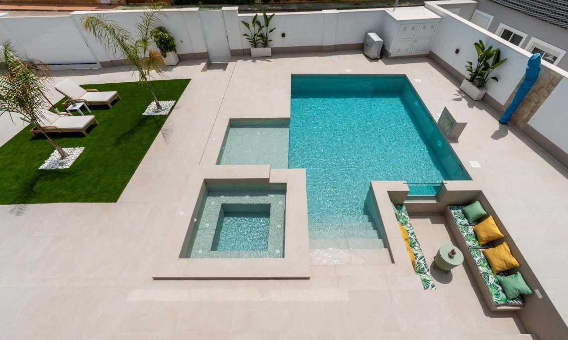 Obra nueva - Villa -
Orihuela Costa - Campoamor