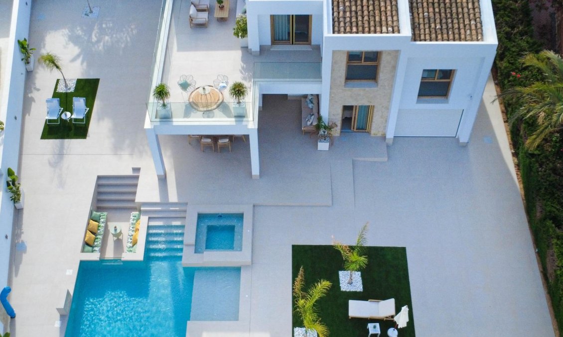 Obra nueva - Villa -
Orihuela Costa - Campoamor