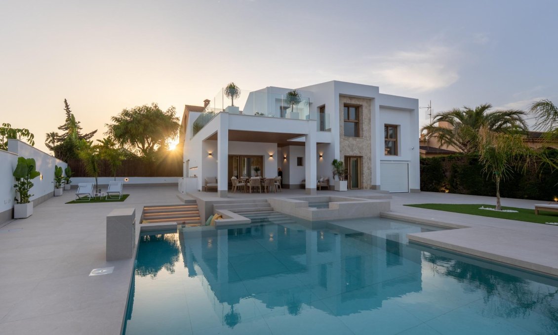 Obra nueva - Villa -
Orihuela Costa - Campoamor