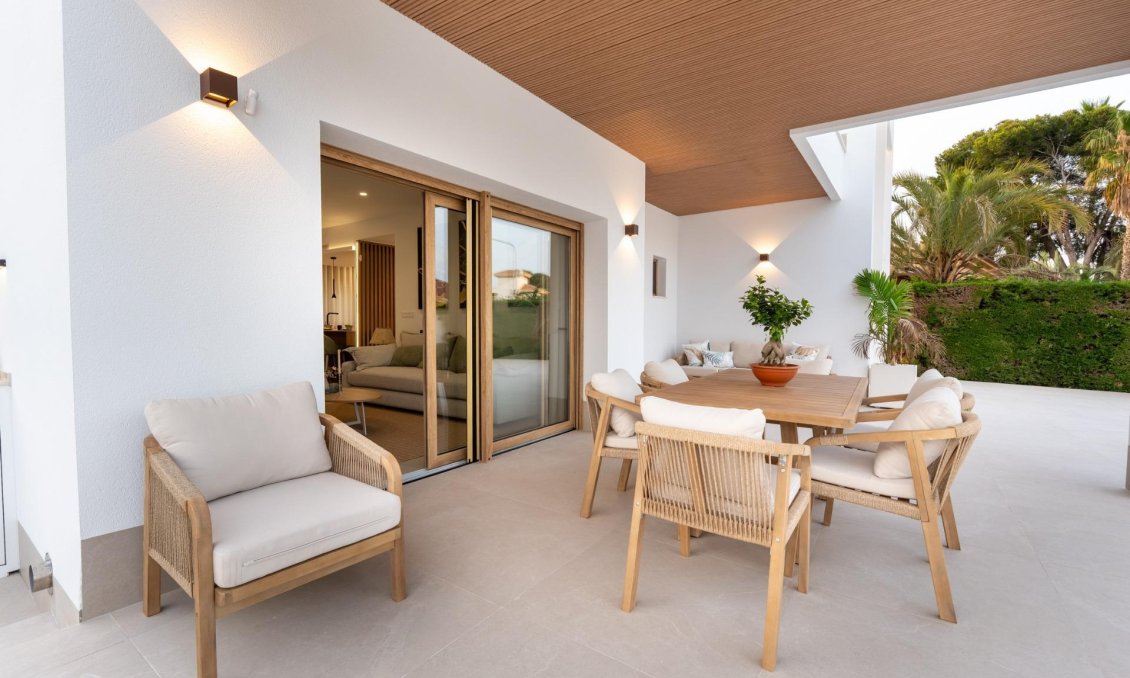 Obra nueva - Villa -
Orihuela Costa - Campoamor
