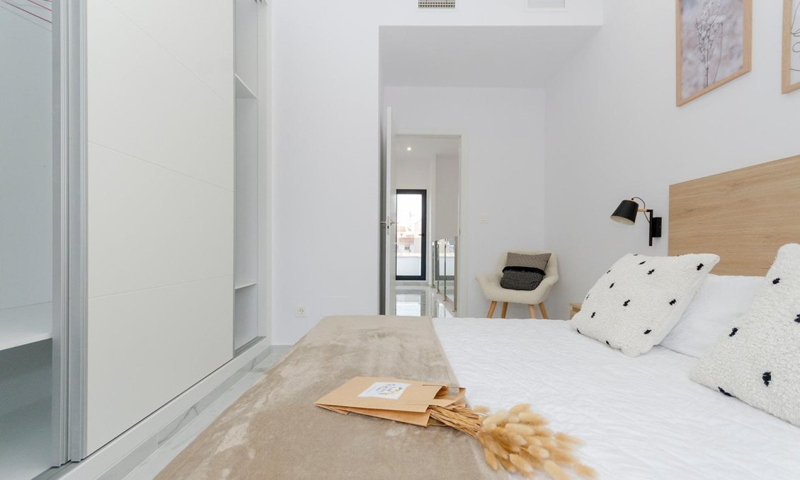 Obra nueva - Villa -
Torrevieja - Torretas