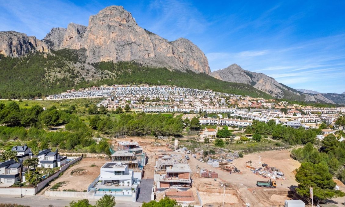 Obra nueva - Villa -
Polop - Urbanizaciones