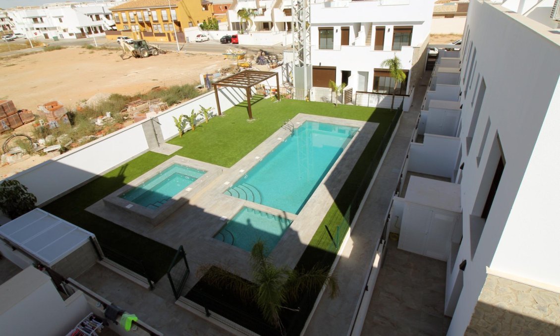Obra nueva - Villa -
Pilar de la Horadada - parque Andromeda