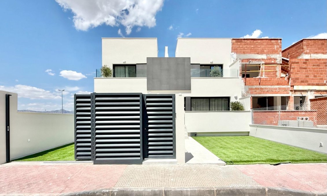 Új építésű - Town House -
Cox - San Fernando