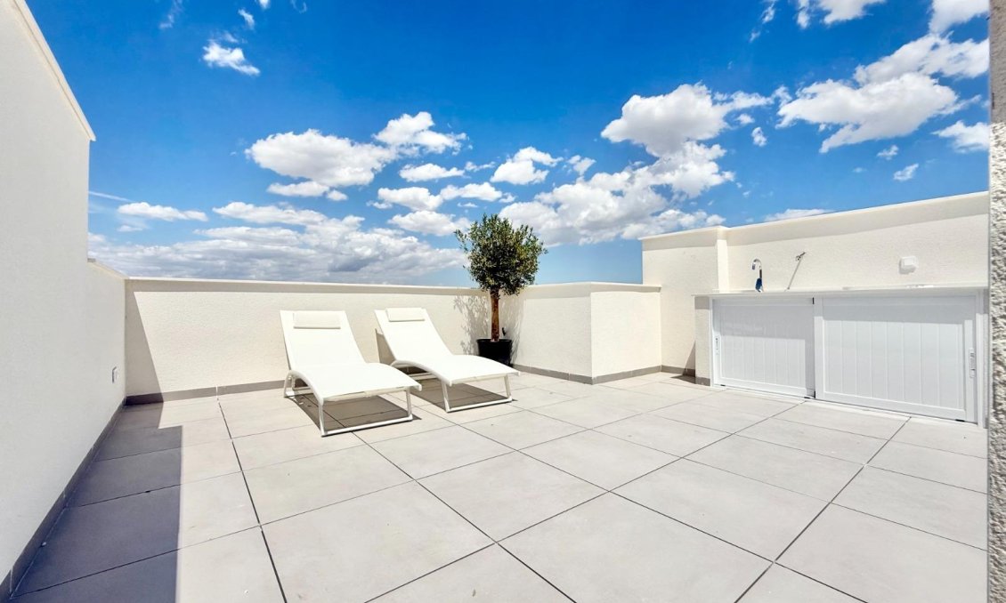 Obra nueva - Town House -
Cox - San Fernando