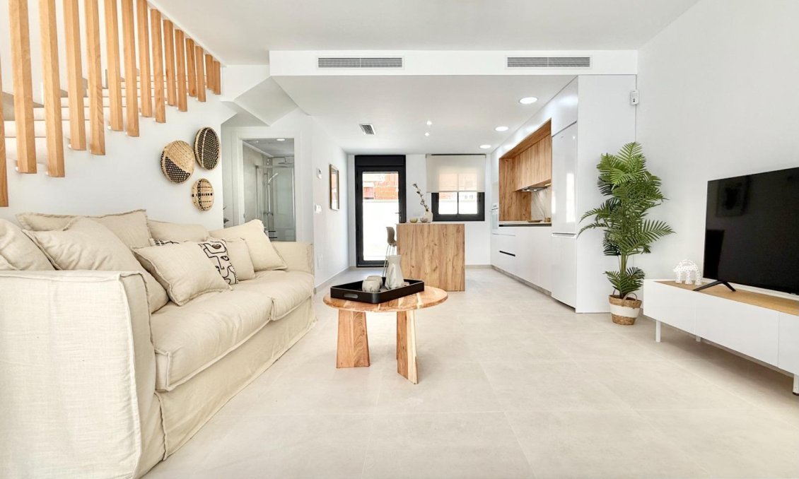 Obra nueva - Town House -
Cox - San Fernando