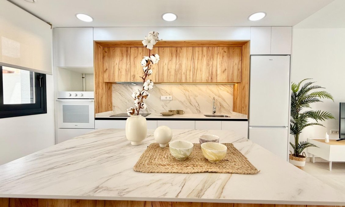 Obra nueva - Town House -
Cox - San Fernando