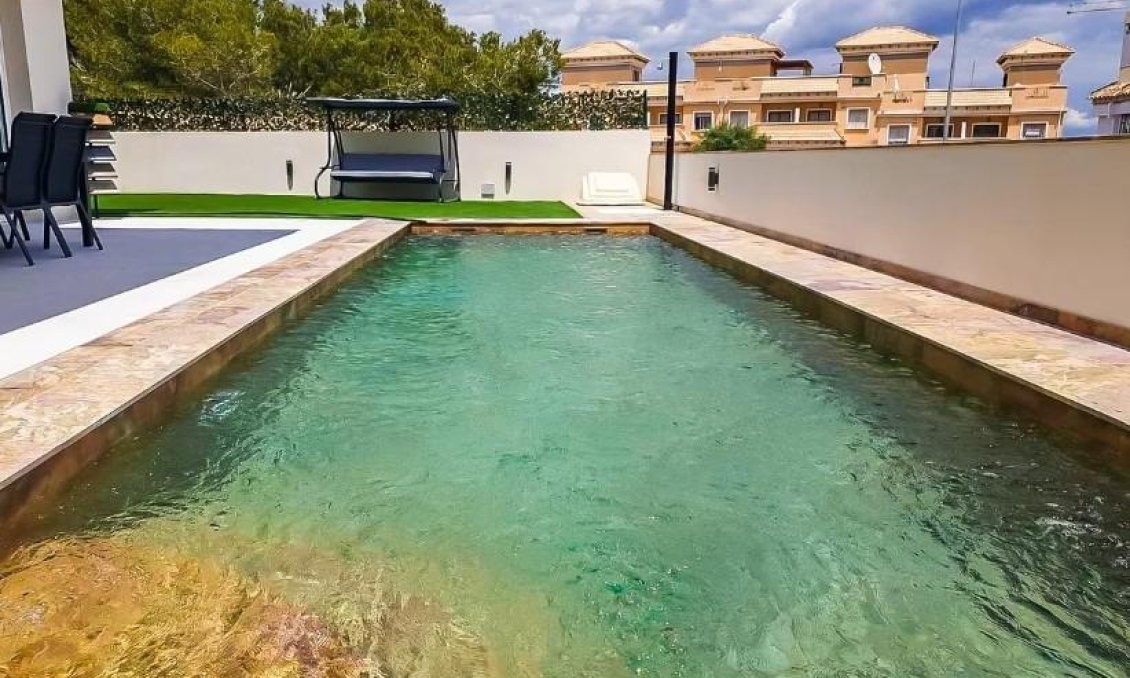 Obra nueva - Villa -
Orihuela Costa - PAU 26