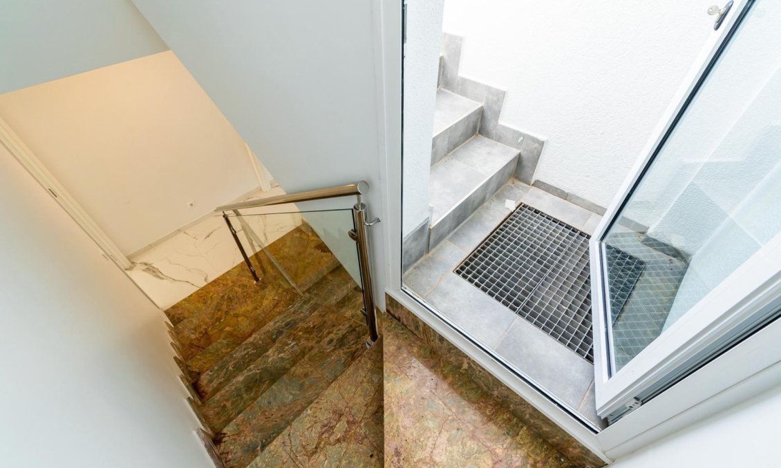 Obra nueva - Villa -
Orihuela Costa - PAU 26