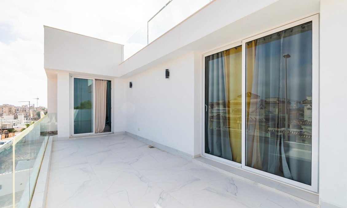 Obra nueva - Villa -
Orihuela Costa - PAU 26