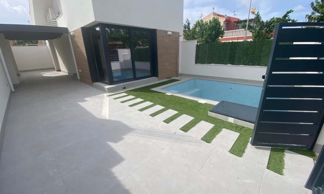 Obra nueva - Villa -
Los Alcazares - La Concha
