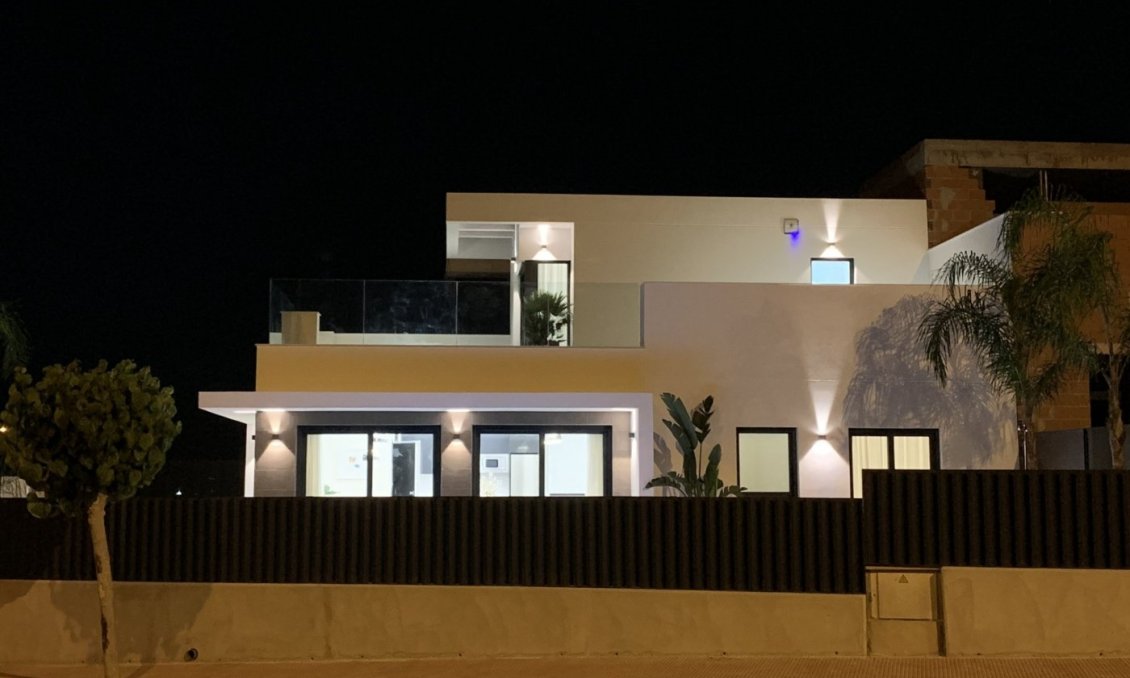 Neue Gebäude - Villa -
Daya Nueva - Pueblo