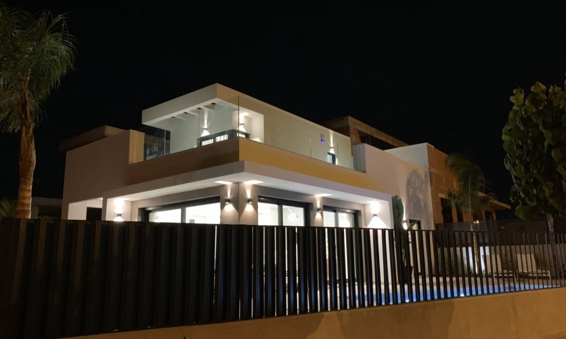 Neue Gebäude - Villa -
Daya Nueva - Pueblo
