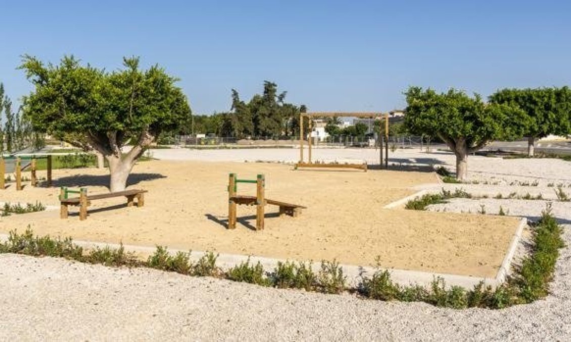 Neue Gebäude - Villa -
Daya Nueva - Pueblo