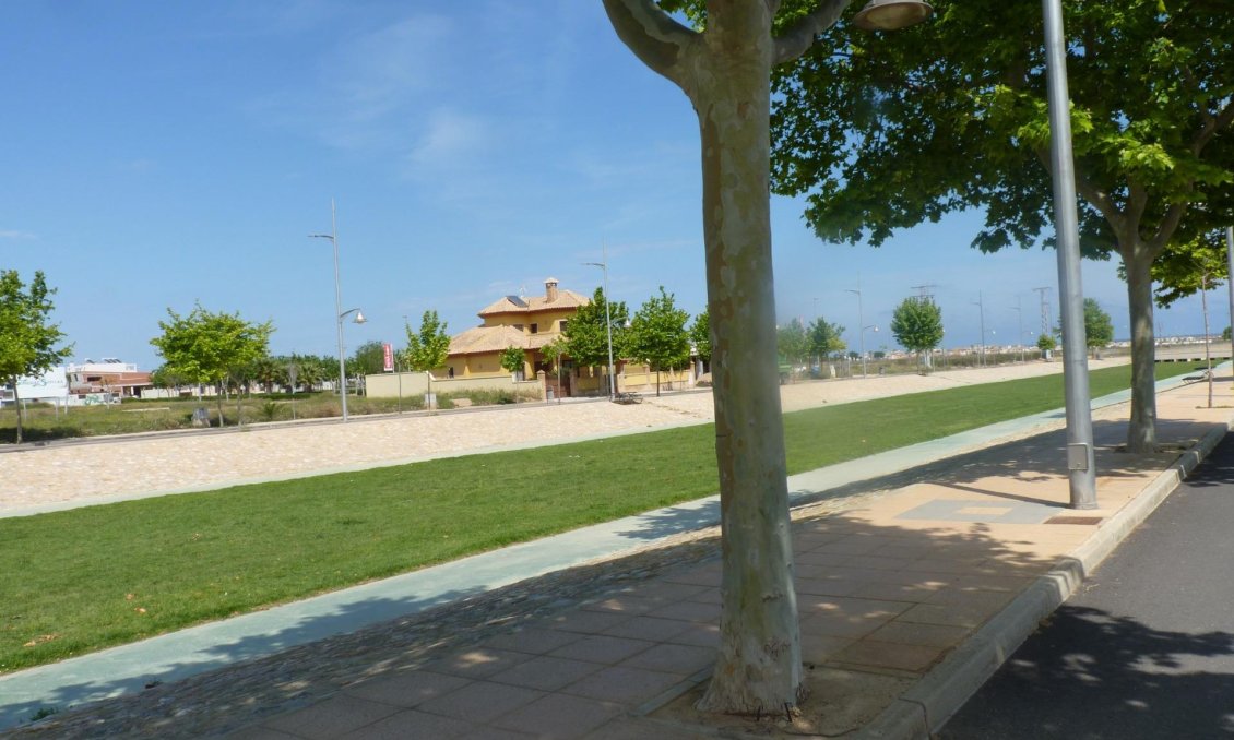 Neue Gebäude - Bungalow -
Pilar de la Horadada - pueblo