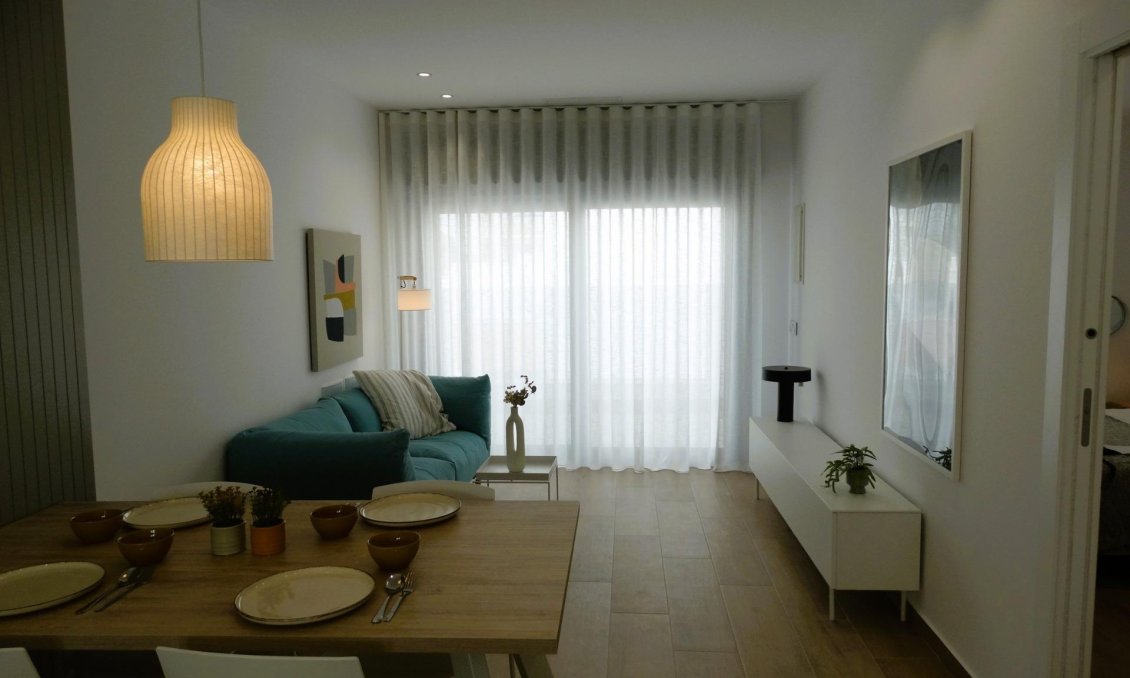 Neue Gebäude - Bungalow -
Pilar de la Horadada - pueblo