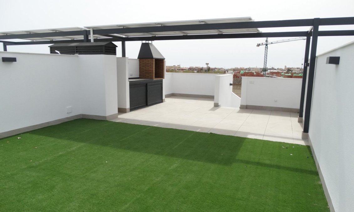 Neue Gebäude - Bungalow -
Pilar de la Horadada - pueblo