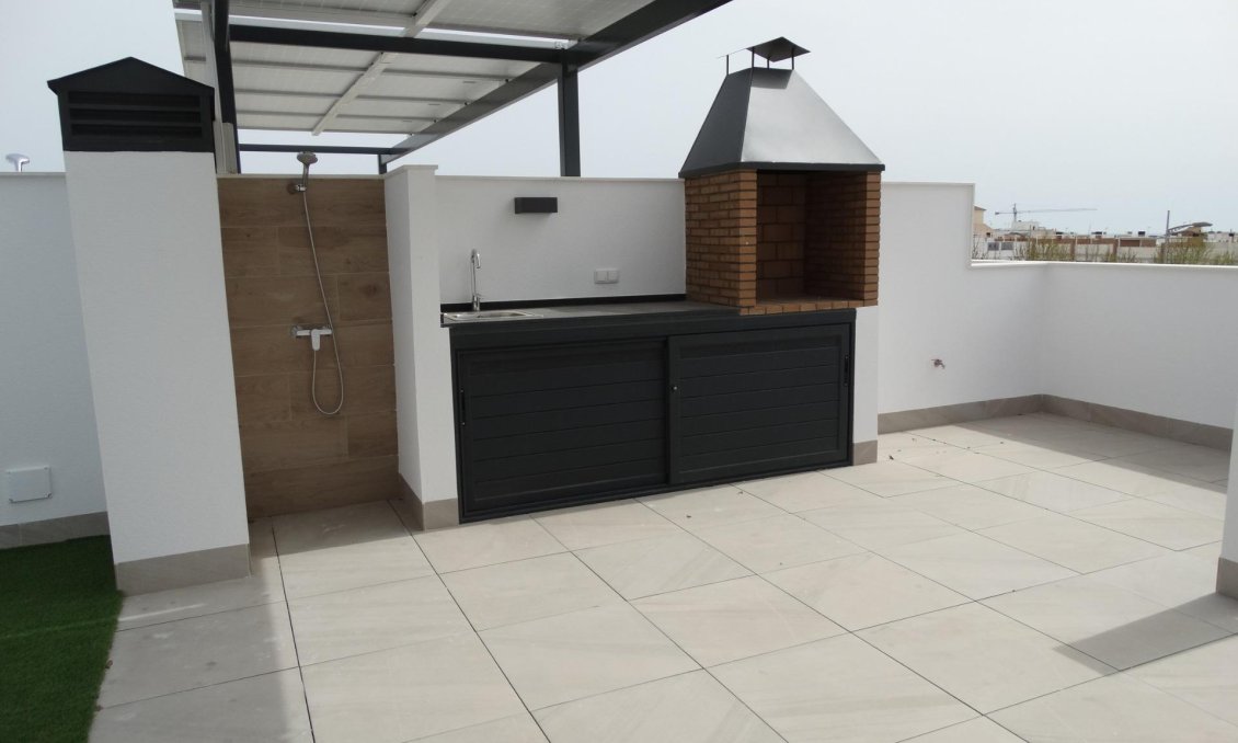 Neue Gebäude - Bungalow -
Pilar de la Horadada - pueblo