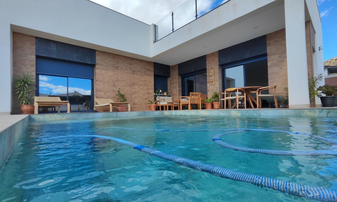 Obra nueva - Villa -
Pinoso - Lel