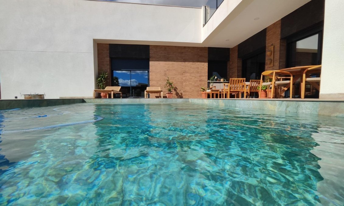 Obra nueva - Villa -
Pinoso - Lel