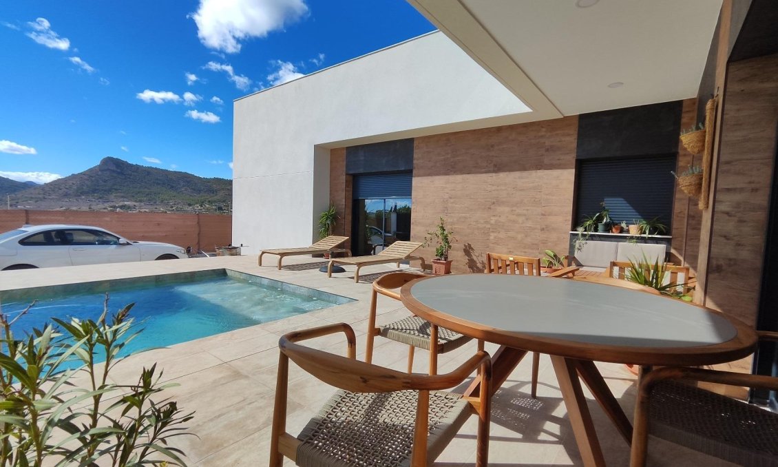 Obra nueva - Villa -
Pinoso - Lel