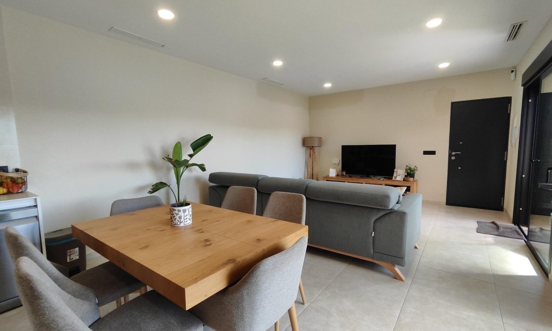 Obra nueva - Villa -
Pinoso - Lel