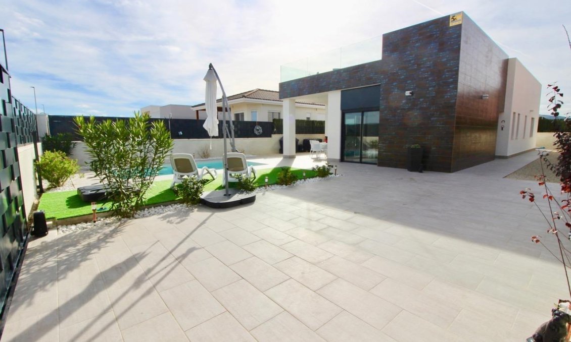 Obra nueva - Villa -
Pinoso - Lel