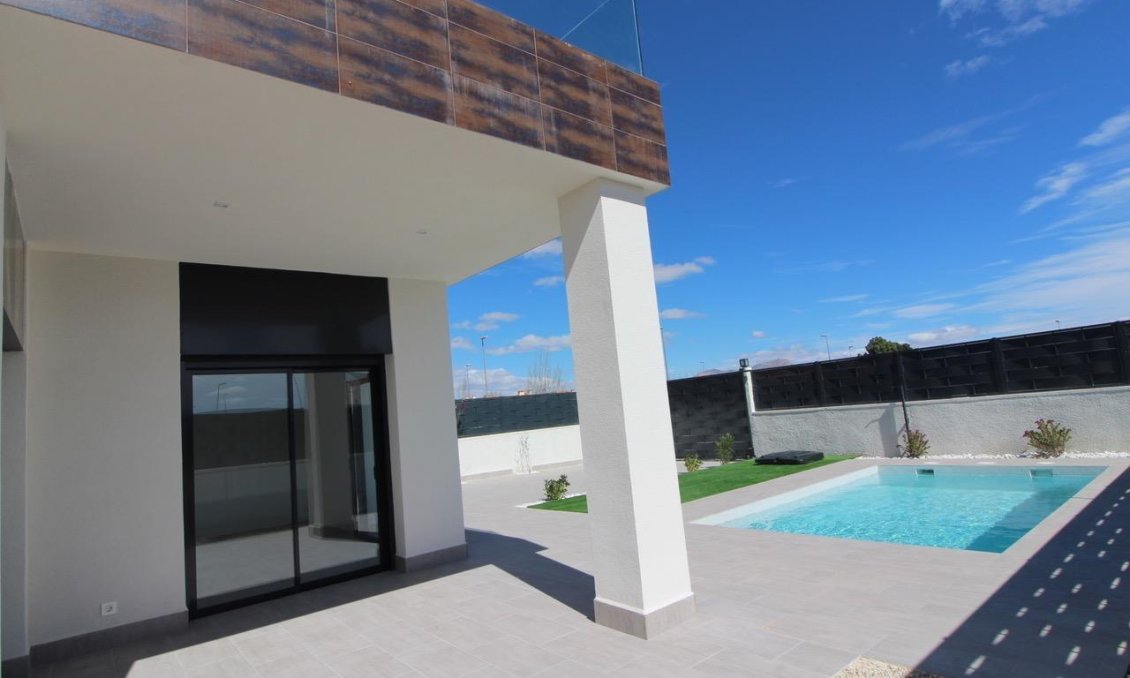 Obra nueva - Villa -
Pinoso - Lel