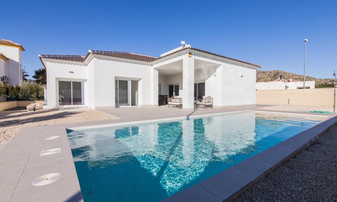 Obra nueva - Villa -
Pinoso - Lel