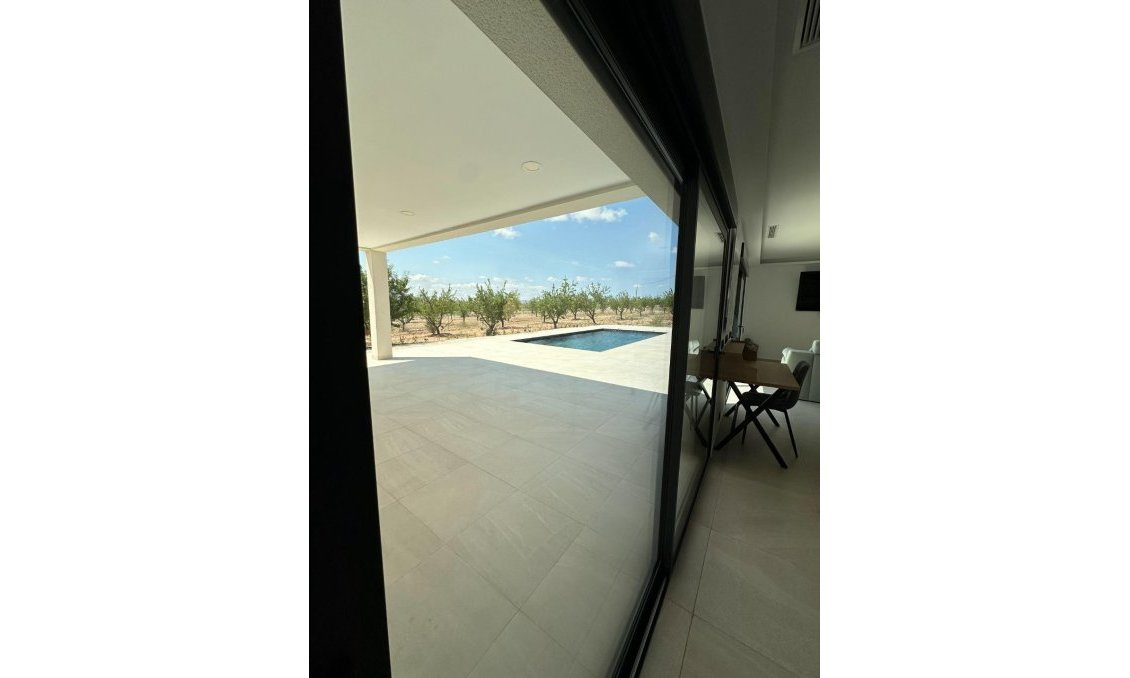 Neue Gebäude - Villa -
Pinoso - Lel