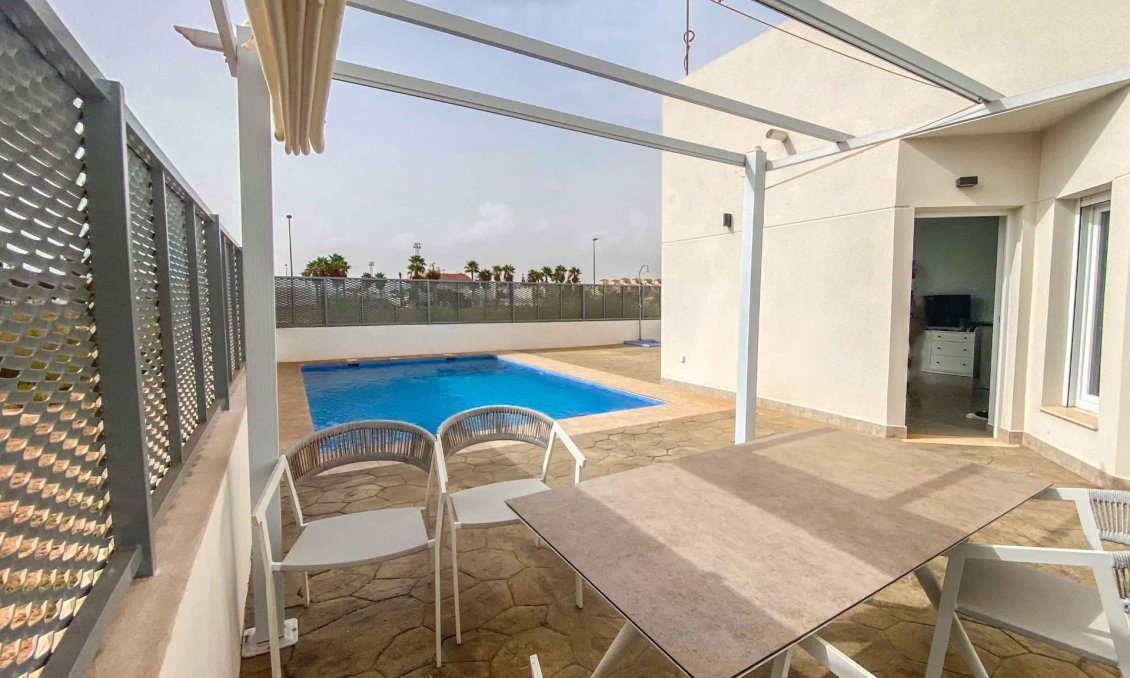 Obra nueva - Villa -
Los Alcazares - Serena Golf
