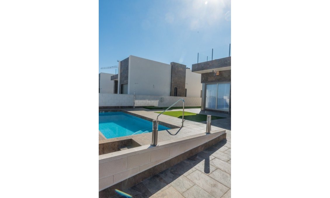 Neue Gebäude - Villa -
Orihuela Costa - PAU 8