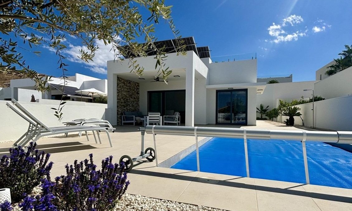 Obra nueva - Villa -
Benijofar - Pueblo