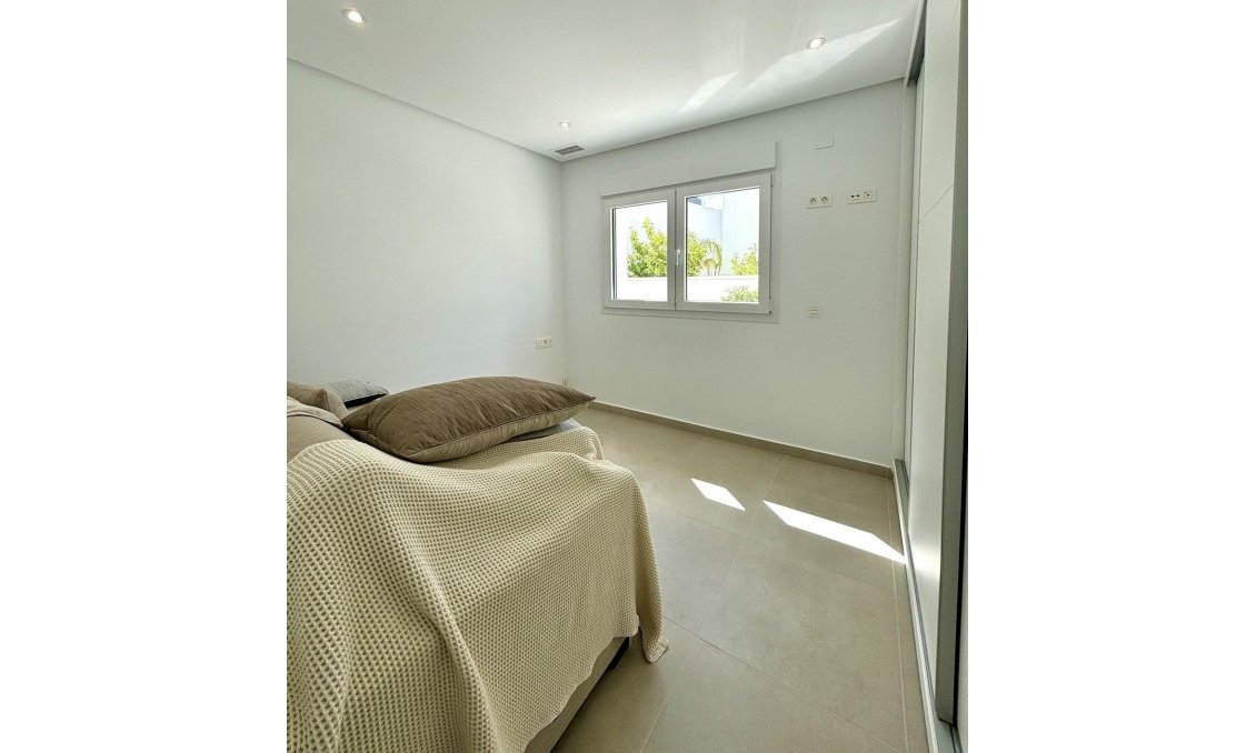 Obra nueva - Villa -
Benijofar - Pueblo