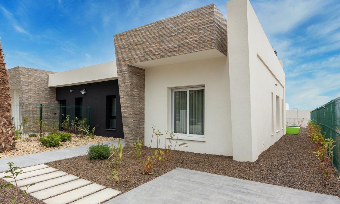 Obra nueva - Villa -
Algorfa - La Finca Golf