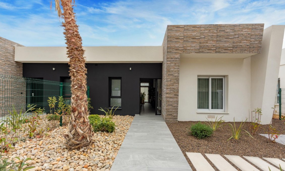Obra nueva - Villa -
Algorfa - La Finca Golf