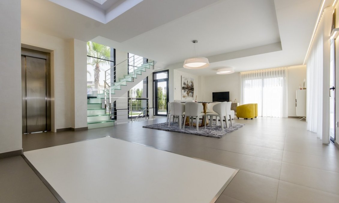 Obra nueva - Villa -
Orihuela Costa - Campoamor