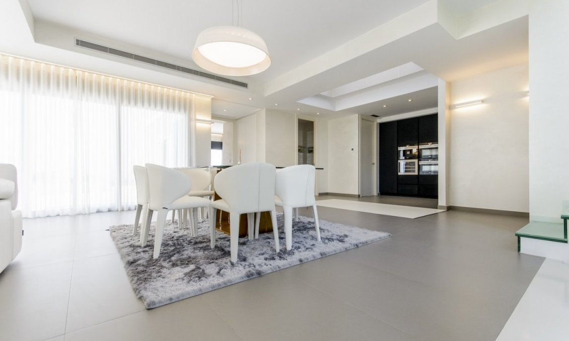 Obra nueva - Villa -
Orihuela Costa - Campoamor