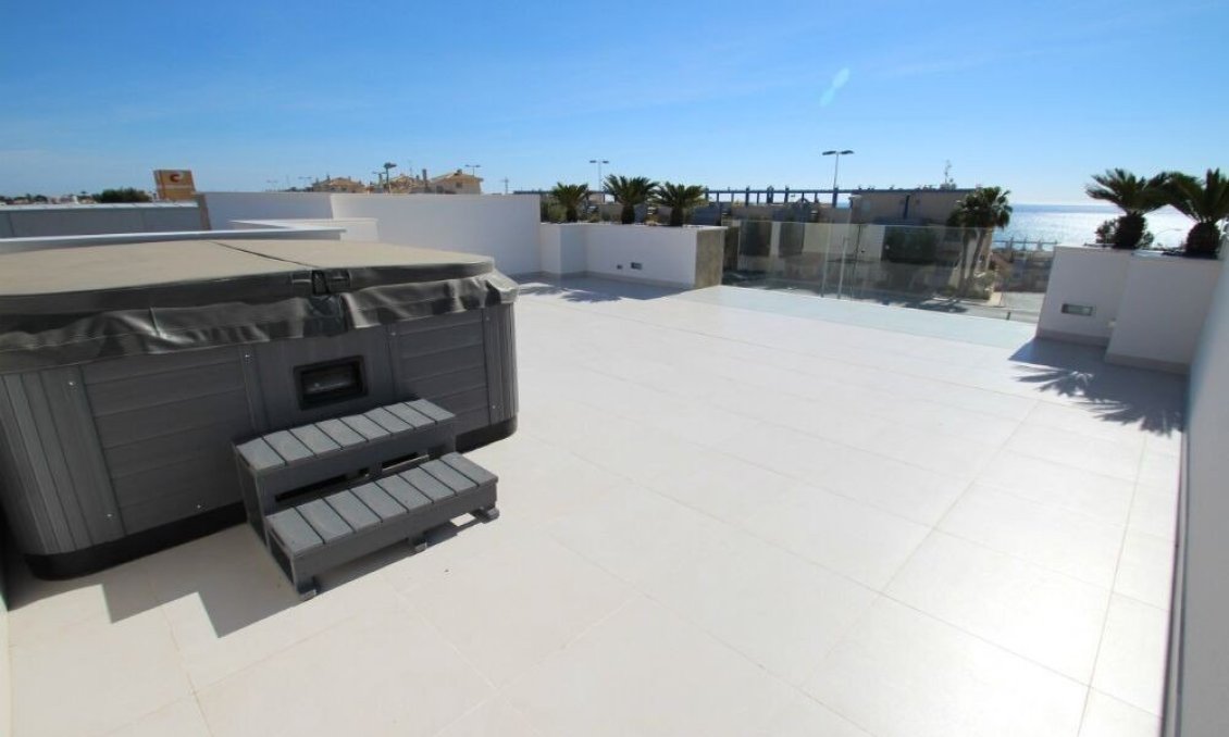 Obra nueva - Villa -
Orihuela Costa - Campoamor