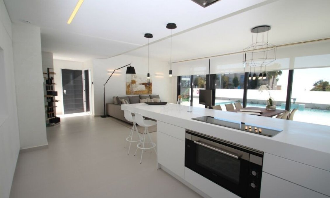 Obra nueva - Villa -
Orihuela Costa - Campoamor